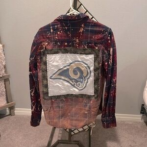 Women’s rams button up flannel